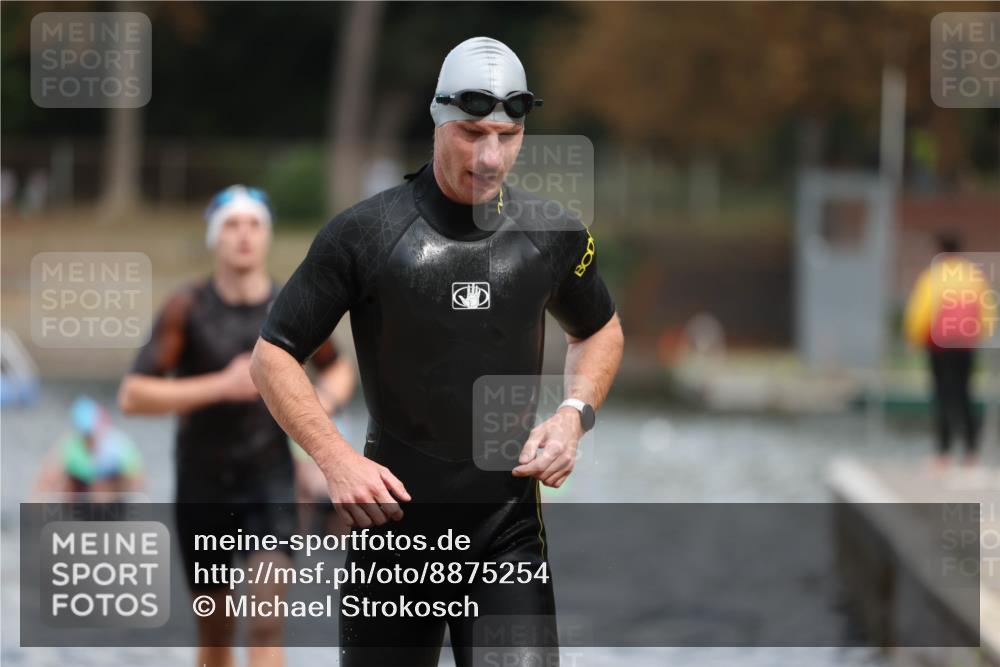 14.09.2025 - Stadtparktriathlon Michael Strokosch http://msf.ph/oto/8875254 14.09.2025 12:54:17 Schwimmen 1462, 1473, 1480, 1506, 1515 meine-sportfotos.de