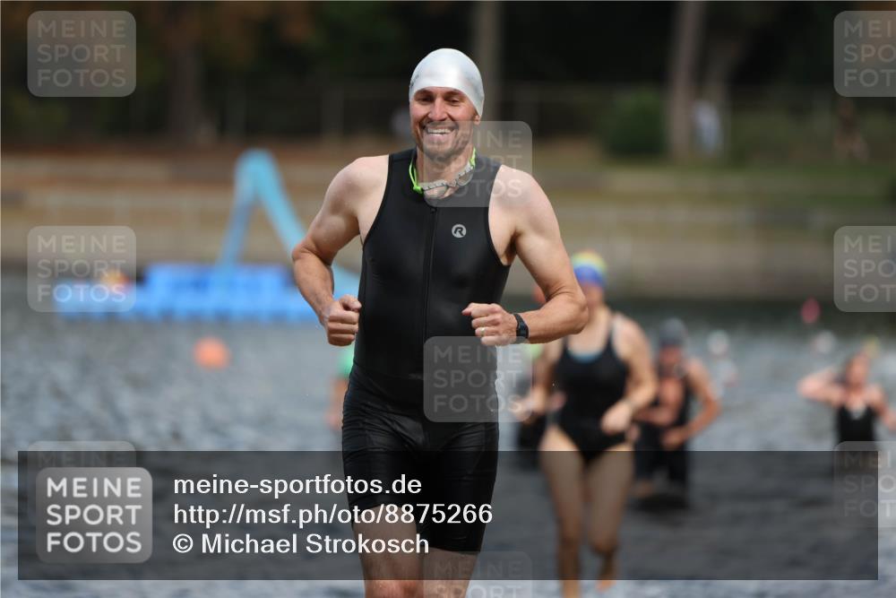 14.09.2025 - Stadtparktriathlon Michael Strokosch http://msf.ph/oto/8875266 14.09.2025 12:54:22 Schwimmen 1462, 1484, 1506, 1515 meine-sportfotos.de