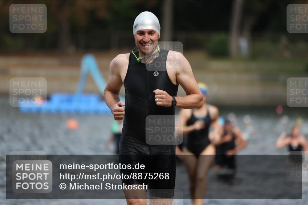 14.09.2025 - Stadtparktriathlon Michael Strokosch http://msf.ph/oto/8875268 14.09.2025 12:54:22 Schwimmen 1462, 1484, 1506, 1515 meine-sportfotos.de