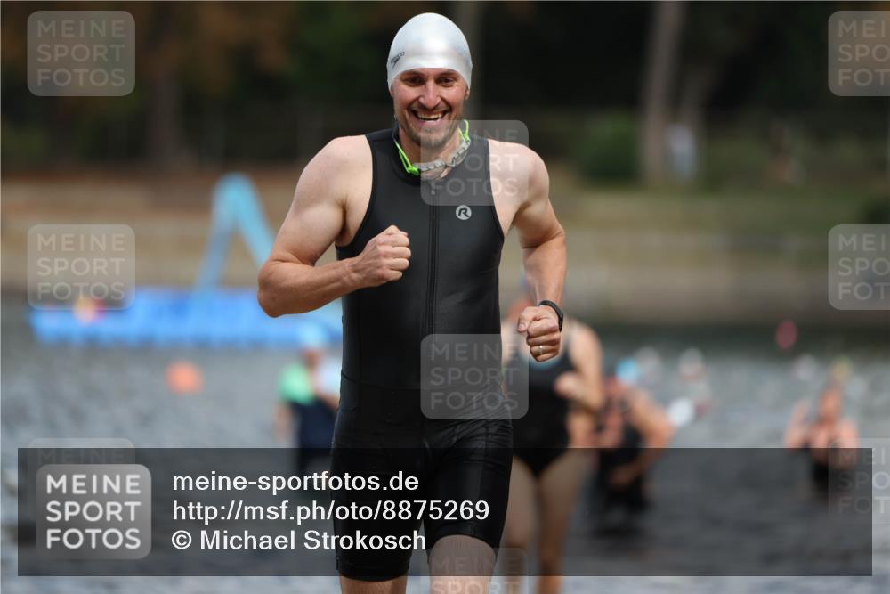 14.09.2025 - Stadtparktriathlon Michael Strokosch http://msf.ph/oto/8875269 14.09.2025 12:54:22 Schwimmen 1462, 1484, 1506, 1515 meine-sportfotos.de