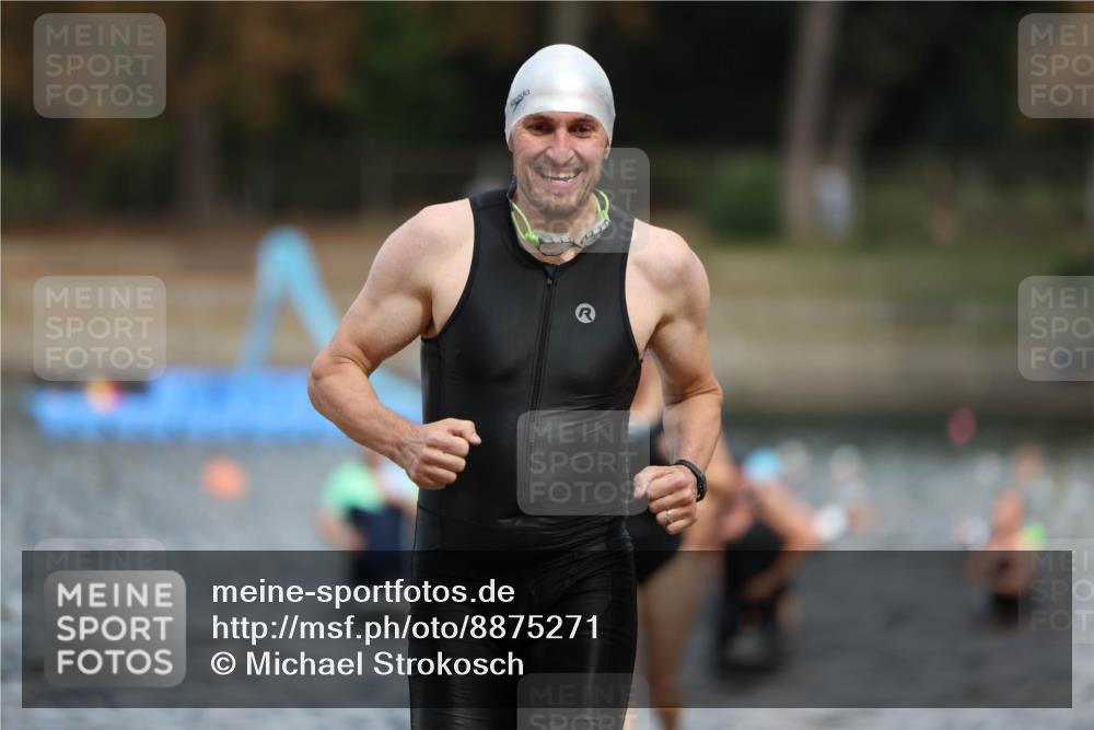 14.09.2025 - Stadtparktriathlon Michael Strokosch http://msf.ph/oto/8875271 14.09.2025 12:54:22 Schwimmen 1462, 1484, 1506, 1515 meine-sportfotos.de