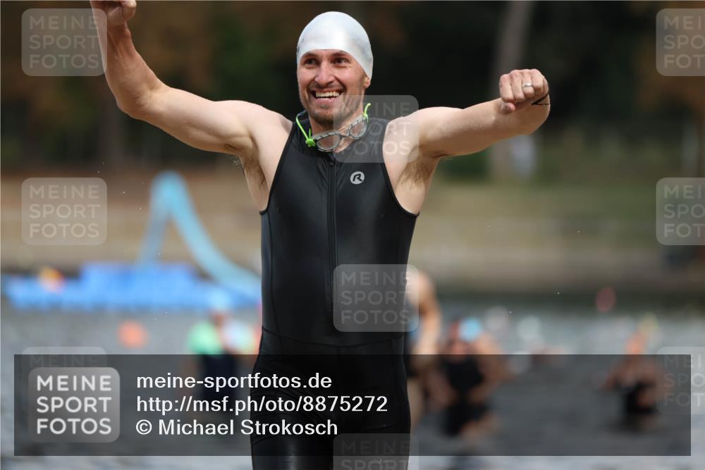 14.09.2025 - Stadtparktriathlon Michael Strokosch http://msf.ph/oto/8875272 14.09.2025 12:54:22 Schwimmen 1462, 1484, 1506, 1515 meine-sportfotos.de