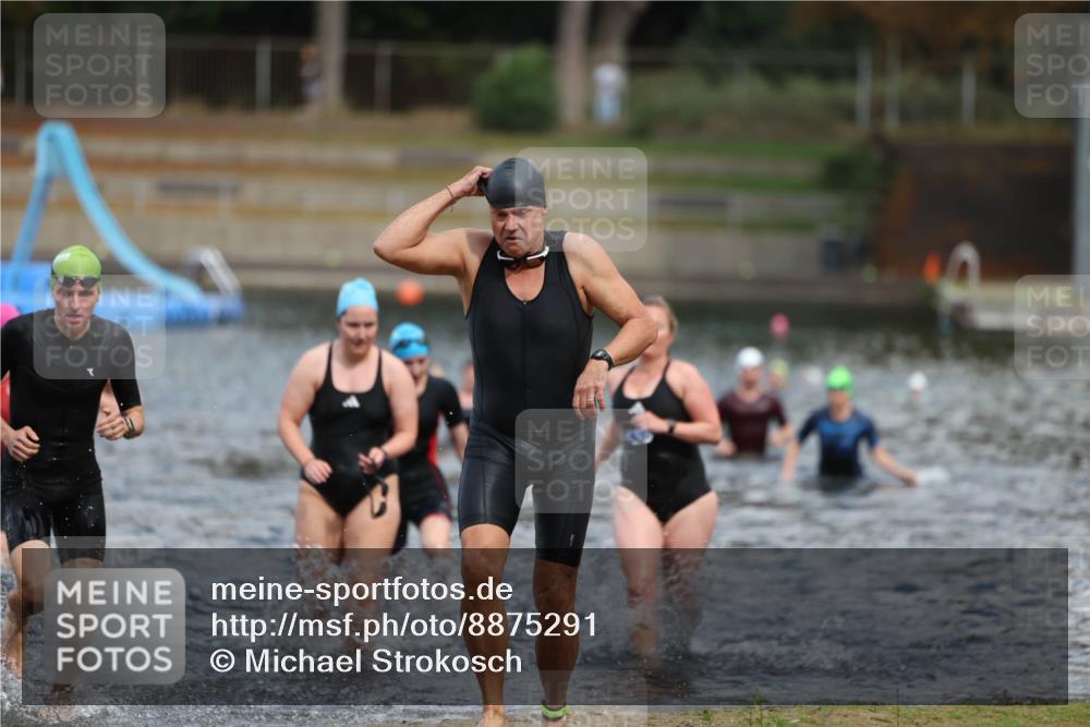 14.09.2025 - Stadtparktriathlon Michael Strokosch http://msf.ph/oto/8875291 14.09.2025 12:54:32 Schwimmen 1434, 1447, 1465, 1471, 1484, 1507, 1519 meine-sportfotos.de