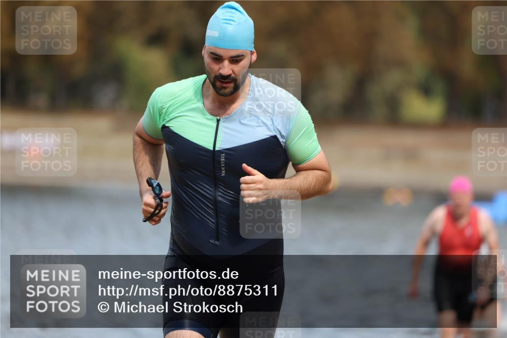 14.09.2025 - Stadtparktriathlon Michael Strokosch http://msf.ph/oto/8875311 14.09.2025 12:54:37 Schwimmen 1434, 1437, 1447, 1465, 1471, 1484, 1507, 1519 meine-sportfotos.de