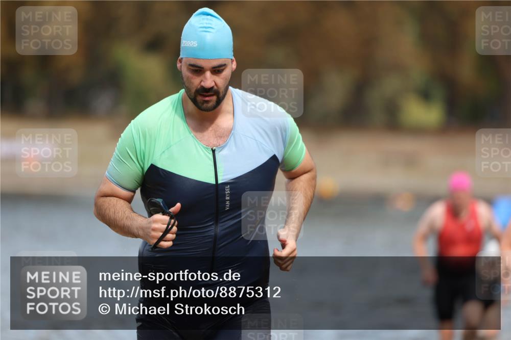 14.09.2025 - Stadtparktriathlon Michael Strokosch http://msf.ph/oto/8875312 14.09.2025 12:54:37 Schwimmen 1434, 1437, 1447, 1465, 1471, 1484, 1507, 1519 meine-sportfotos.de