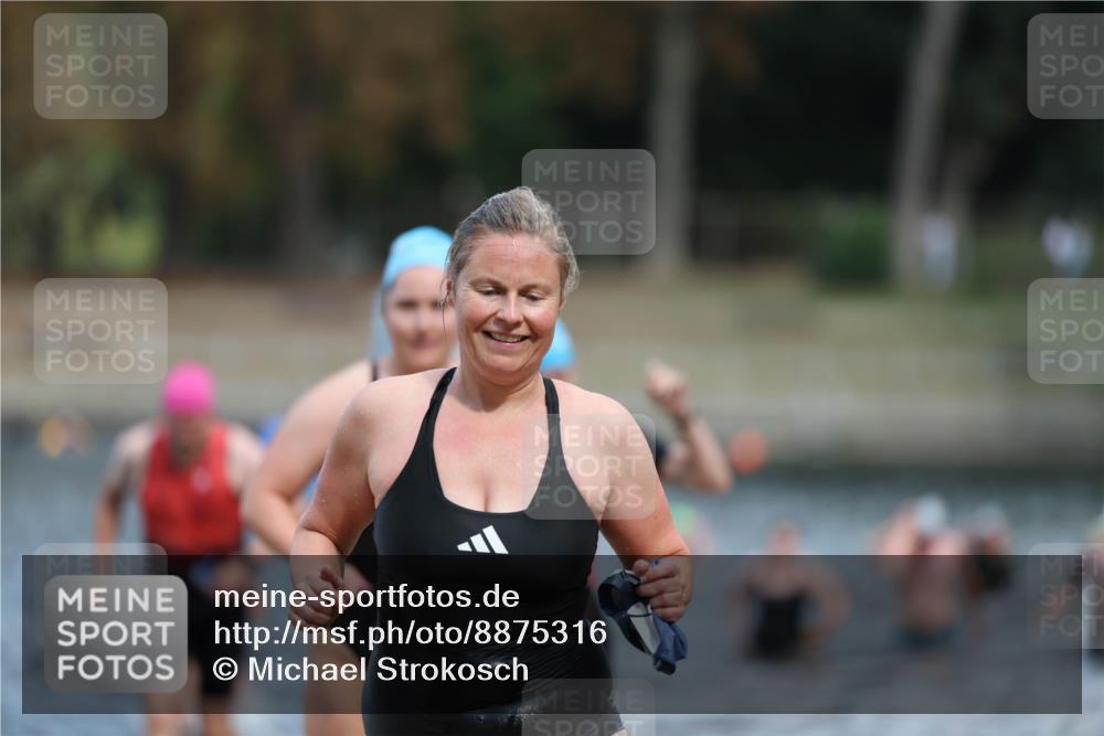 14.09.2025 - Stadtparktriathlon Michael Strokosch http://msf.ph/oto/8875316 14.09.2025 12:54:38 Schwimmen 1434, 1437, 1447, 1465, 1471, 1484, 1507, 1519 meine-sportfotos.de