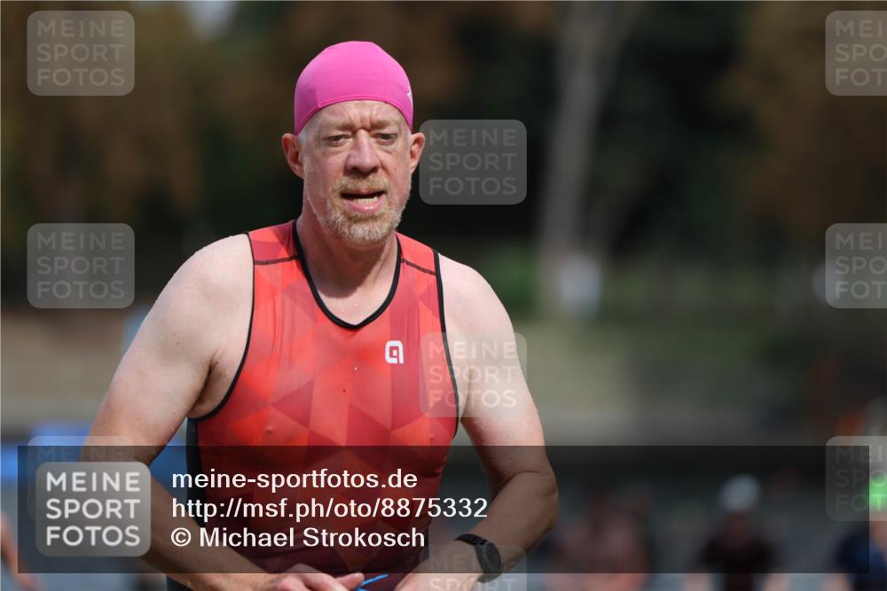 14.09.2025 - Stadtparktriathlon Michael Strokosch http://msf.ph/oto/8875332 14.09.2025 12:54:44 Schwimmen 1434, 1437, 1447, 1454, 1471, 1493 meine-sportfotos.de