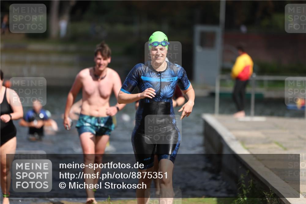 14.09.2025 - Stadtparktriathlon Michael Strokosch http://msf.ph/oto/8875351 14.09.2025 12:54:53 Schwimmen 1435, 1437, 1454, 1481, 1493, 1501 meine-sportfotos.de