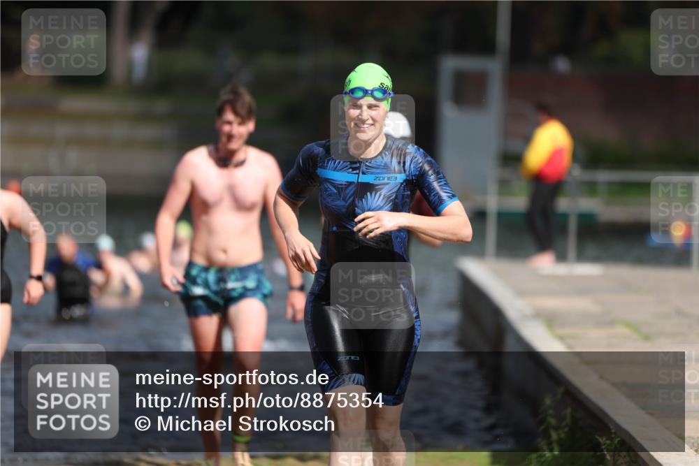 14.09.2025 - Stadtparktriathlon Michael Strokosch http://msf.ph/oto/8875354 14.09.2025 12:54:53 Schwimmen 1435, 1437, 1454, 1481, 1493, 1501 meine-sportfotos.de