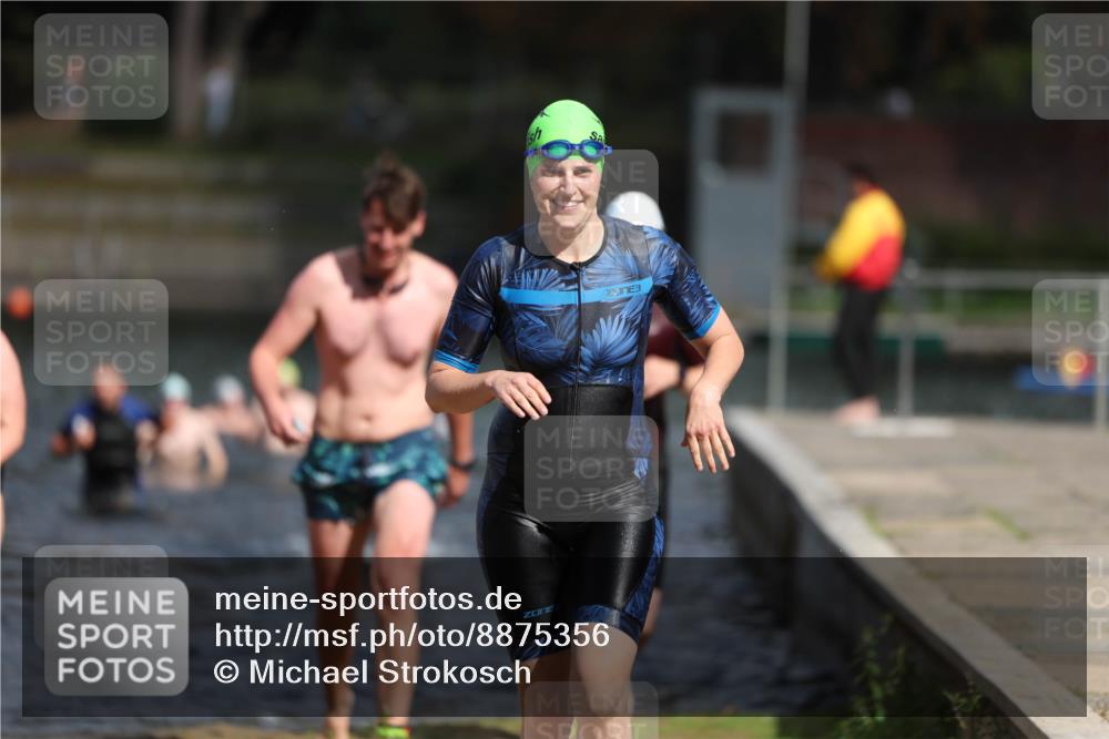 14.09.2025 - Stadtparktriathlon Michael Strokosch http://msf.ph/oto/8875356 14.09.2025 12:54:53 Schwimmen 1435, 1437, 1454, 1481, 1493, 1501 meine-sportfotos.de
