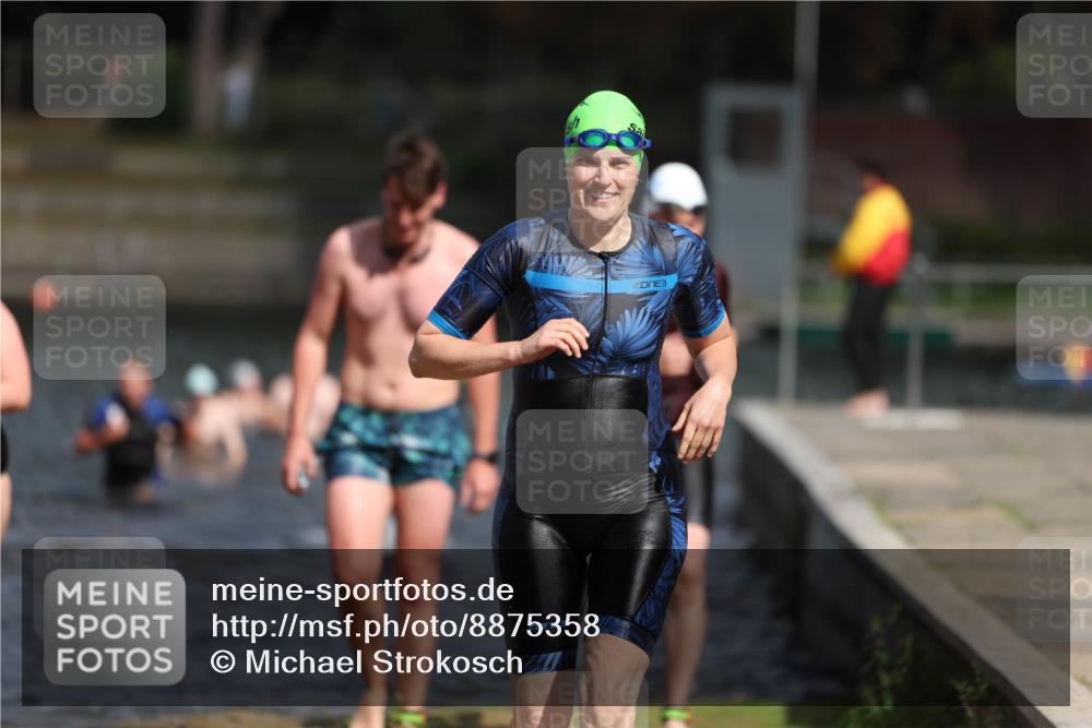 14.09.2025 - Stadtparktriathlon Michael Strokosch http://msf.ph/oto/8875358 14.09.2025 12:54:54 Schwimmen 1435, 1454, 1481, 1493, 1501 meine-sportfotos.de