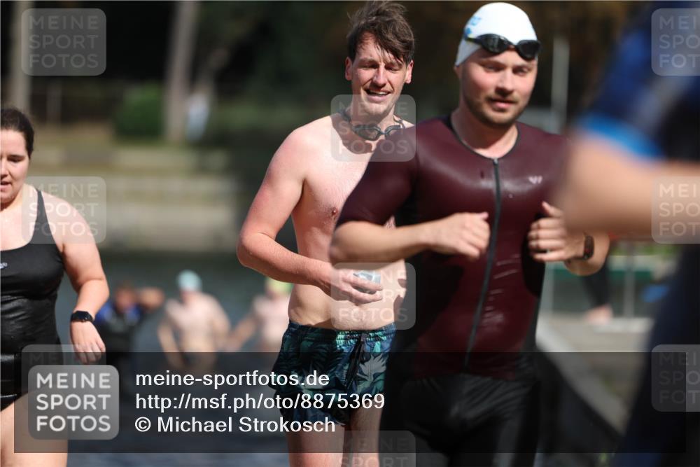 14.09.2025 - Stadtparktriathlon Michael Strokosch http://msf.ph/oto/8875369 14.09.2025 12:54:57 Schwimmen 1435, 1454, 1481, 1493, 1501 meine-sportfotos.de