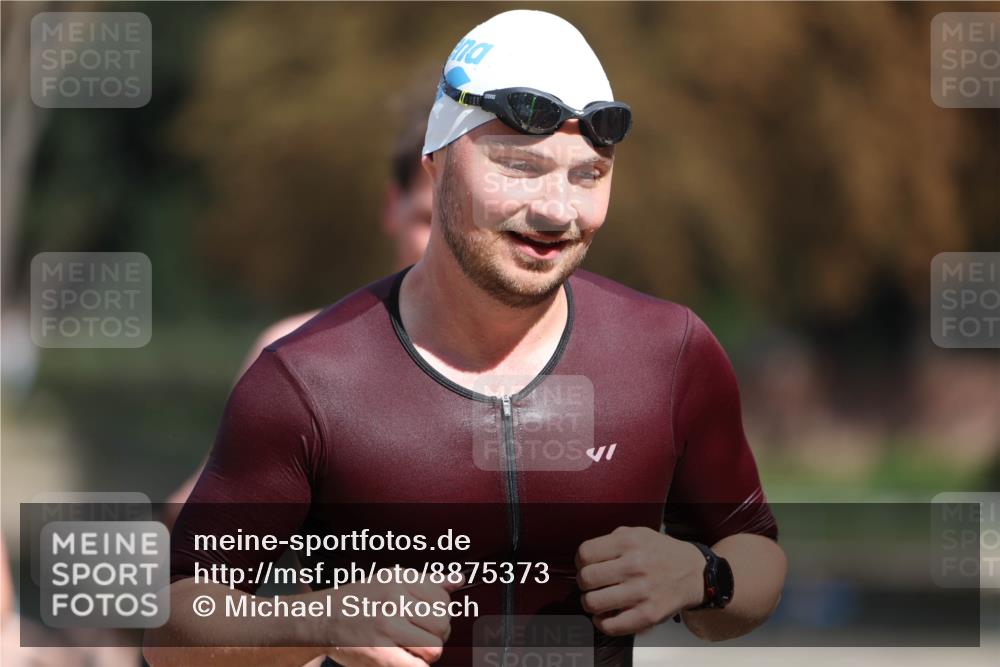 14.09.2025 - Stadtparktriathlon Michael Strokosch http://msf.ph/oto/8875373 14.09.2025 12:54:58 Schwimmen 1435, 1454, 1481, 1493, 1501 meine-sportfotos.de