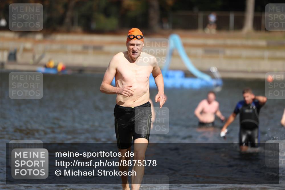 14.09.2025 - Stadtparktriathlon Michael Strokosch http://msf.ph/oto/8875378 14.09.2025 12:55:01 Schwimmen 1435, 1481, 1490, 1501, 1505 meine-sportfotos.de
