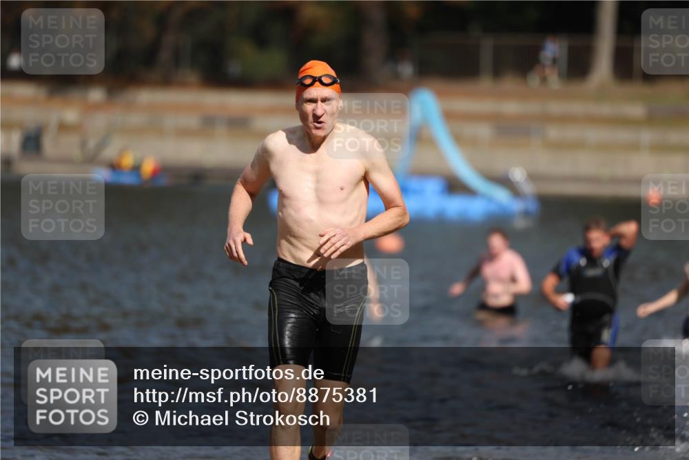 14.09.2025 - Stadtparktriathlon Michael Strokosch http://msf.ph/oto/8875381 14.09.2025 12:55:02 Schwimmen 1435, 1481, 1490, 1505 meine-sportfotos.de