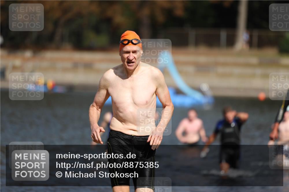 14.09.2025 - Stadtparktriathlon Michael Strokosch http://msf.ph/oto/8875385 14.09.2025 12:55:03 Schwimmen 1477, 1481, 1490, 1505 meine-sportfotos.de