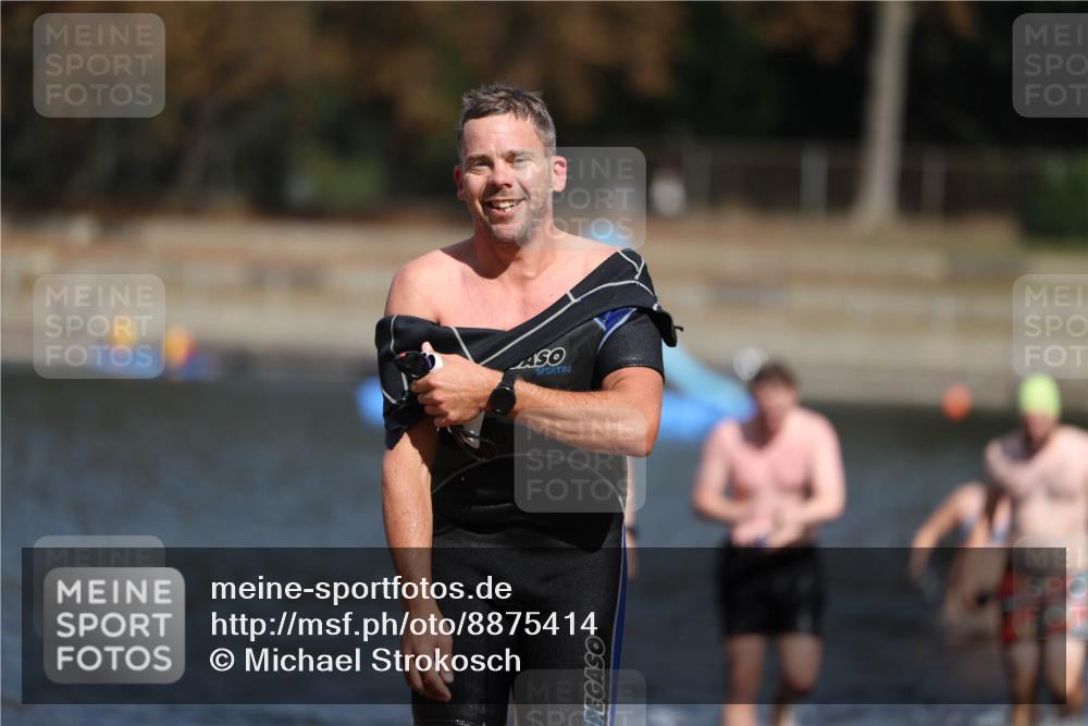14.09.2025 - Stadtparktriathlon Michael Strokosch http://msf.ph/oto/8875414 14.09.2025 12:55:13 Schwimmen 1477, 1483, 1487, 1489, 1490, 1505 meine-sportfotos.de