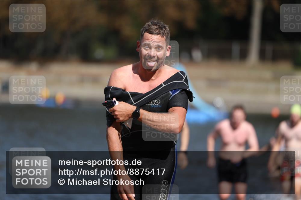 14.09.2025 - Stadtparktriathlon Michael Strokosch http://msf.ph/oto/8875417 14.09.2025 12:55:13 Schwimmen 1477, 1483, 1487, 1489, 1490, 1505 meine-sportfotos.de