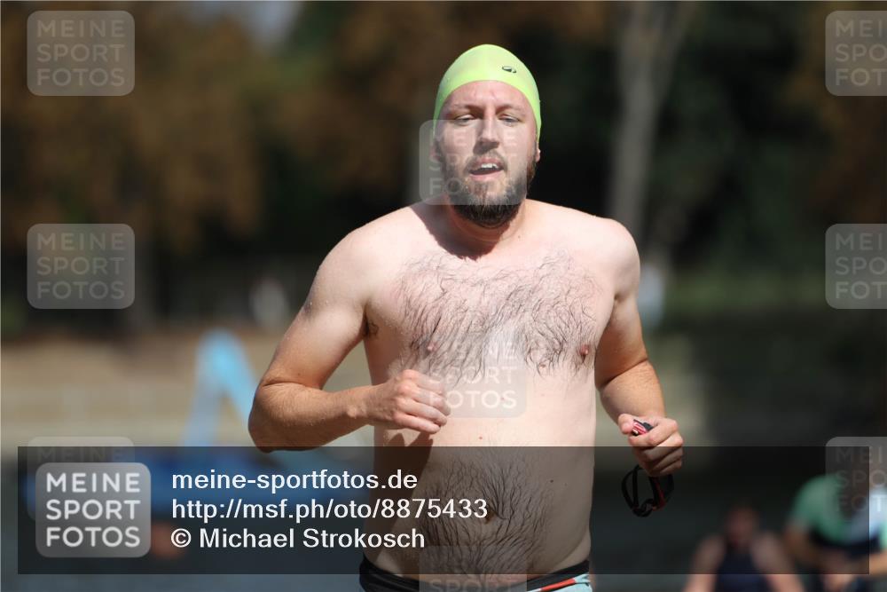 14.09.2025 - Stadtparktriathlon Michael Strokosch http://msf.ph/oto/8875433 14.09.2025 12:55:21 Schwimmen 1455, 1474, 1483, 1487, 1488 meine-sportfotos.de