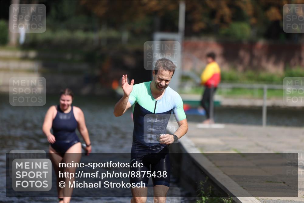 14.09.2025 - Stadtparktriathlon Michael Strokosch http://msf.ph/oto/8875438 14.09.2025 12:55:26 Schwimmen 1455, 1474, 1488 meine-sportfotos.de