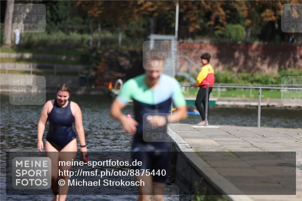 14.09.2025 - Stadtparktriathlon Michael Strokosch http://msf.ph/oto/8875440 14.09.2025 12:55:26 Schwimmen 1455, 1474, 1488 meine-sportfotos.de