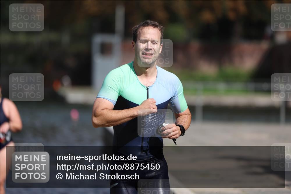 14.09.2025 - Stadtparktriathlon Michael Strokosch http://msf.ph/oto/8875450 14.09.2025 12:55:28 Schwimmen 1455, 1474, 1488 meine-sportfotos.de