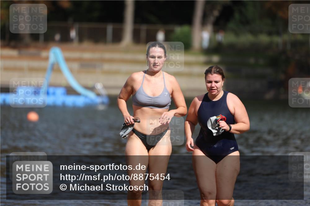 14.09.2025 - Stadtparktriathlon Michael Strokosch http://msf.ph/oto/8875454 14.09.2025 12:55:29 Schwimmen 1455, 1474, 1488 meine-sportfotos.de