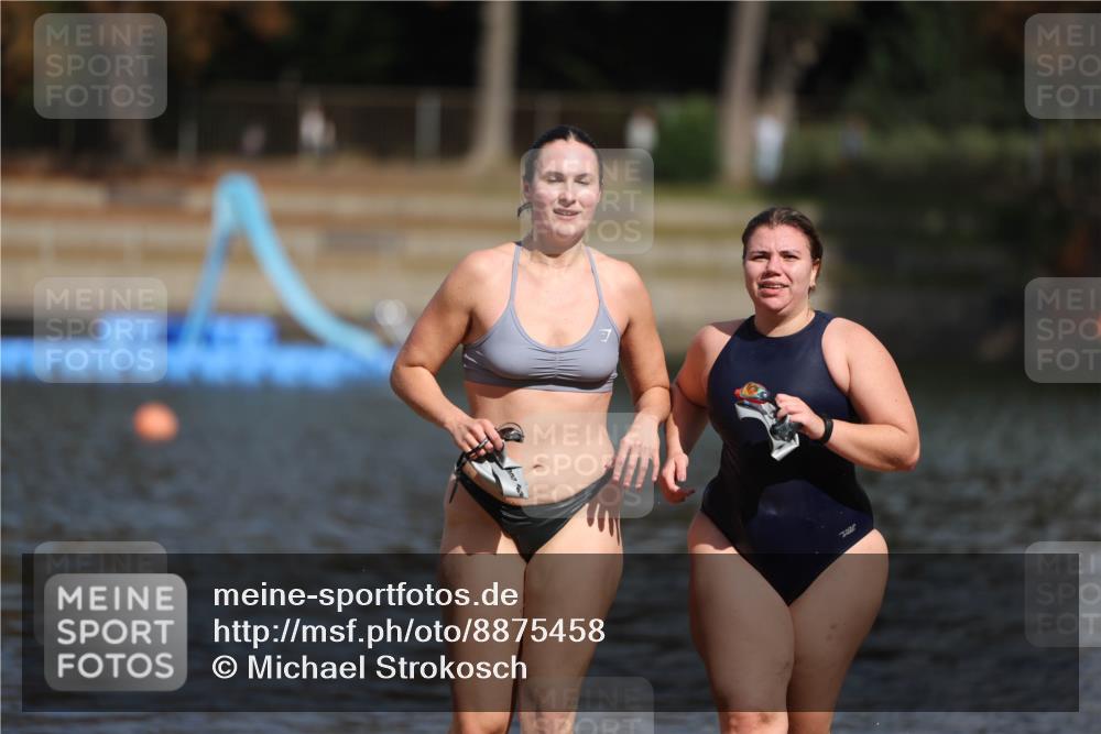 14.09.2025 - Stadtparktriathlon Michael Strokosch http://msf.ph/oto/8875458 14.09.2025 12:55:29 Schwimmen 1455, 1474, 1488 meine-sportfotos.de