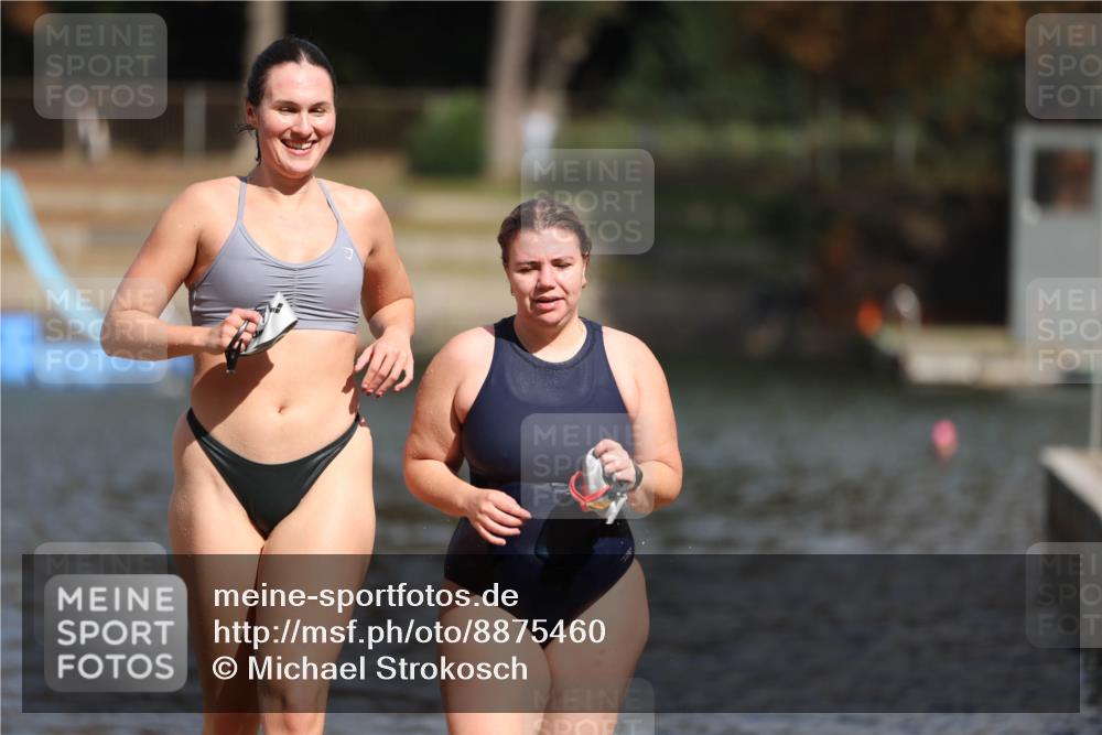 14.09.2025 - Stadtparktriathlon Michael Strokosch http://msf.ph/oto/8875460 14.09.2025 12:55:30 Schwimmen 1455, 1474, 1488 meine-sportfotos.de