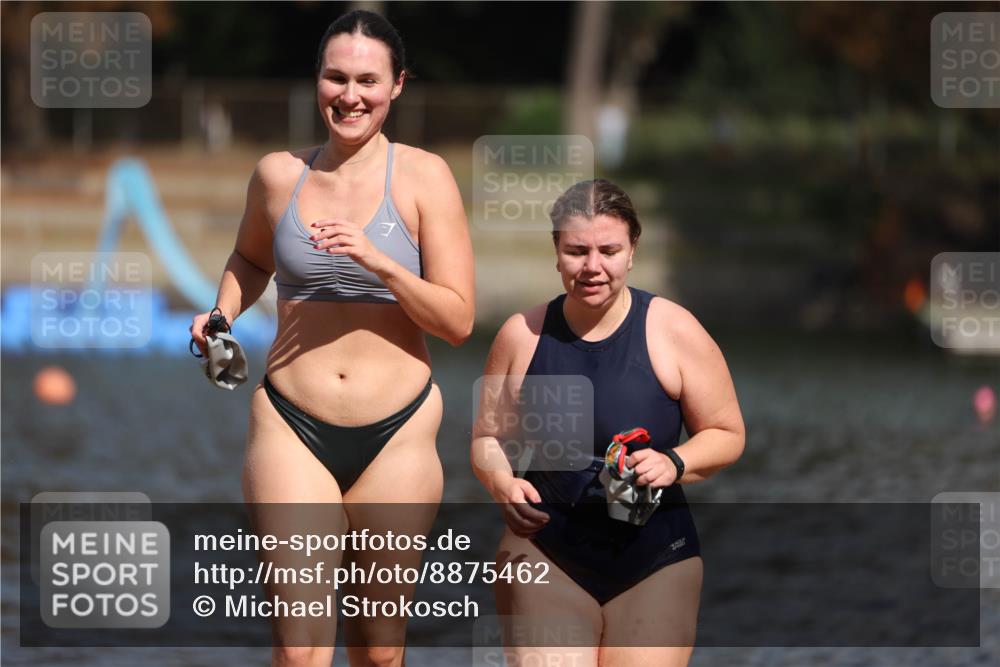14.09.2025 - Stadtparktriathlon Michael Strokosch http://msf.ph/oto/8875462 14.09.2025 12:55:30 Schwimmen 1455, 1474, 1488 meine-sportfotos.de
