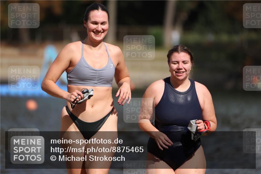 14.09.2025 - Stadtparktriathlon Michael Strokosch http://msf.ph/oto/8875465 14.09.2025 12:55:31 Schwimmen 1455, 1474, 1488 meine-sportfotos.de
