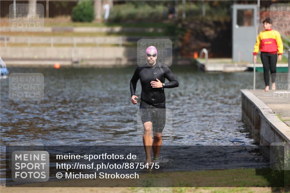 14.09.2025 - Stadtparktriathlon Michael Strokosch http://msf.ph/oto/8875475 14.09.2025 12:56:09 Schwimmen 1520 meine-sportfotos.de