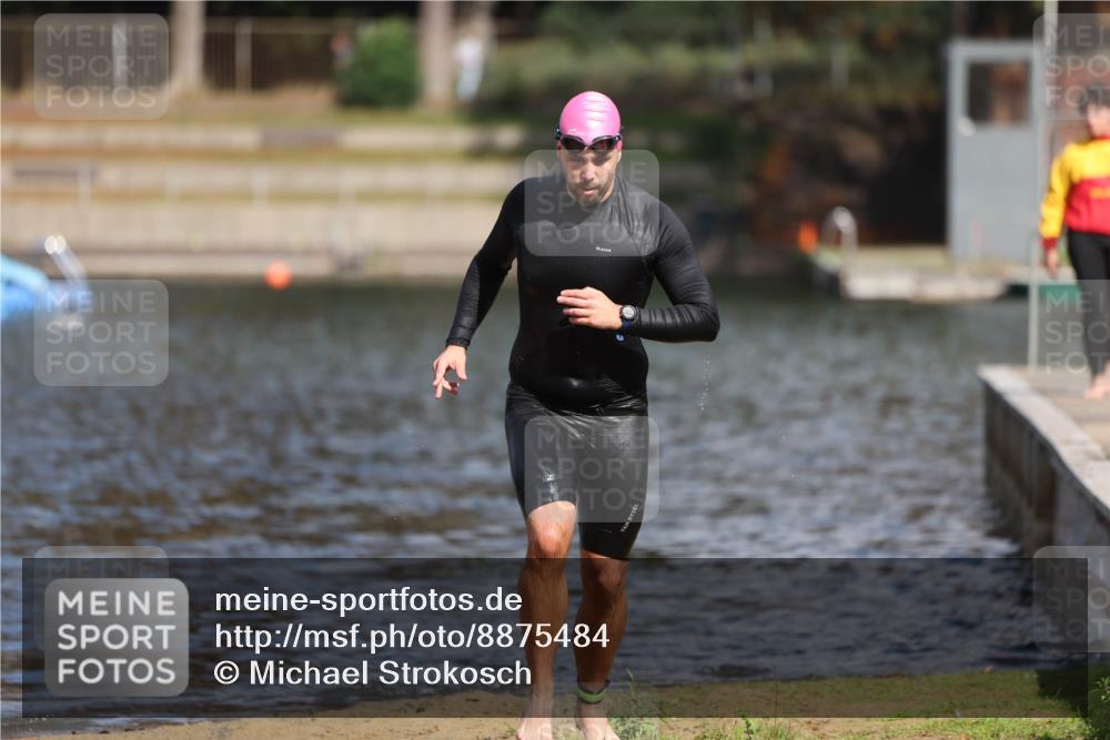 14.09.2025 - Stadtparktriathlon Michael Strokosch http://msf.ph/oto/8875484 14.09.2025 12:56:12 Schwimmen 1520 meine-sportfotos.de