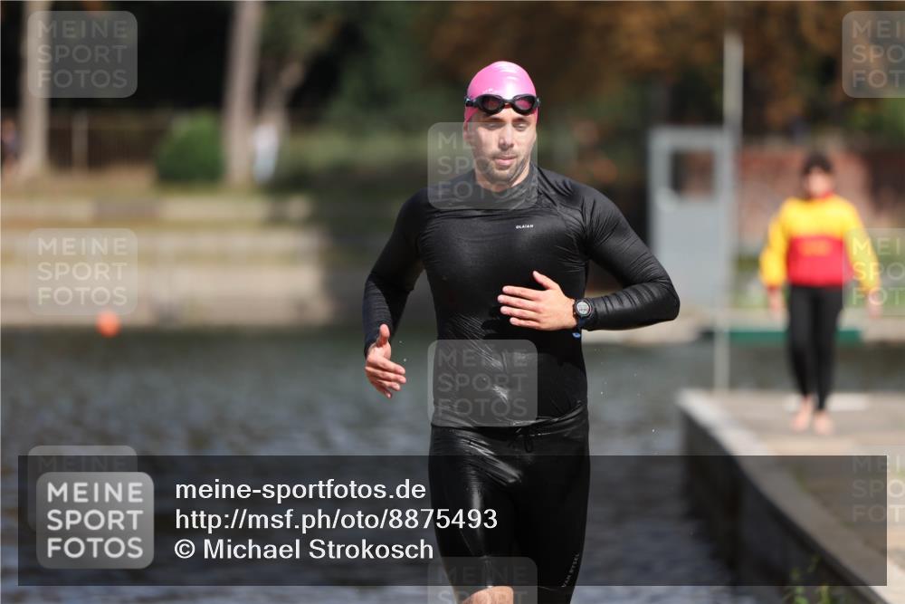 14.09.2025 - Stadtparktriathlon Michael Strokosch http://msf.ph/oto/8875493 14.09.2025 12:56:14 Schwimmen 1520 meine-sportfotos.de