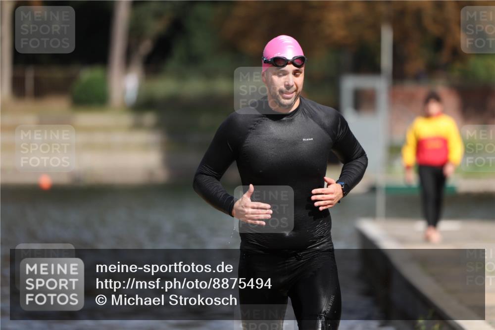 14.09.2025 - Stadtparktriathlon Michael Strokosch http://msf.ph/oto/8875494 14.09.2025 12:56:14 Schwimmen 1520 meine-sportfotos.de