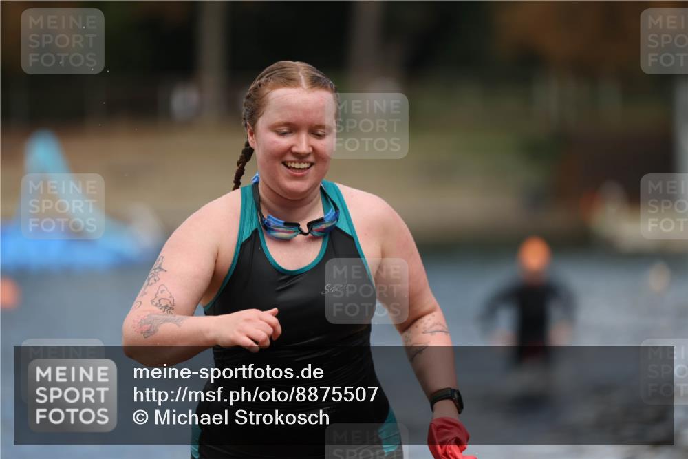 14.09.2025 - Stadtparktriathlon Michael Strokosch http://msf.ph/oto/8875507 14.09.2025 13:02:18 Schwimmen 1429 meine-sportfotos.de