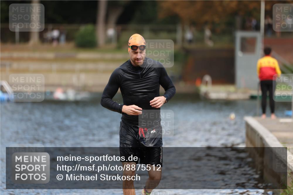 14.09.2025 - Stadtparktriathlon Michael Strokosch http://msf.ph/oto/8875512 14.09.2025 13:02:30 Schwimmen 1475 meine-sportfotos.de