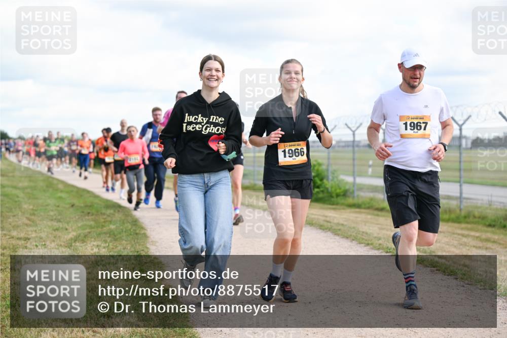 14.09.2025 - Airport Race Dr. Thomas Lammeyer http://msf.ph/oto/8875517 14.09.2025 12:20:21 Laufen 1966, 1967 meine-sportfotos.de