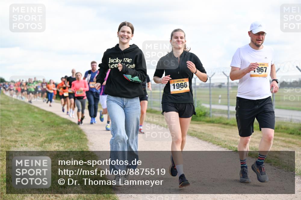 14.09.2025 - Airport Race Dr. Thomas Lammeyer http://msf.ph/oto/8875519 14.09.2025 12:20:21 Laufen 21887, 1966, 1967 meine-sportfotos.de