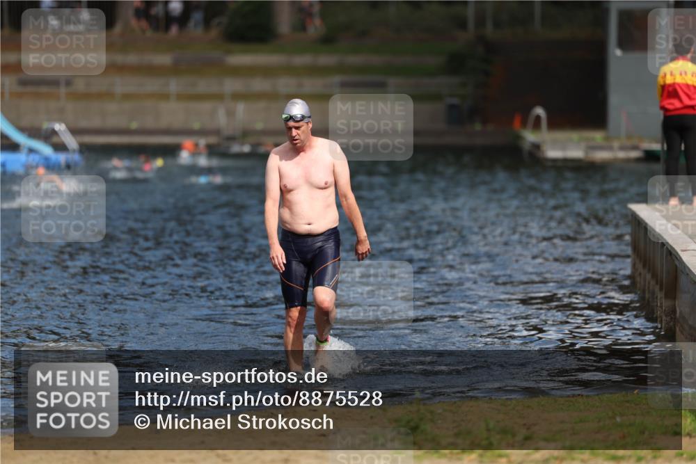 14.09.2025 - Stadtparktriathlon Michael Strokosch http://msf.ph/oto/8875528 14.09.2025 13:03:14 Schwimmen 1491 meine-sportfotos.de