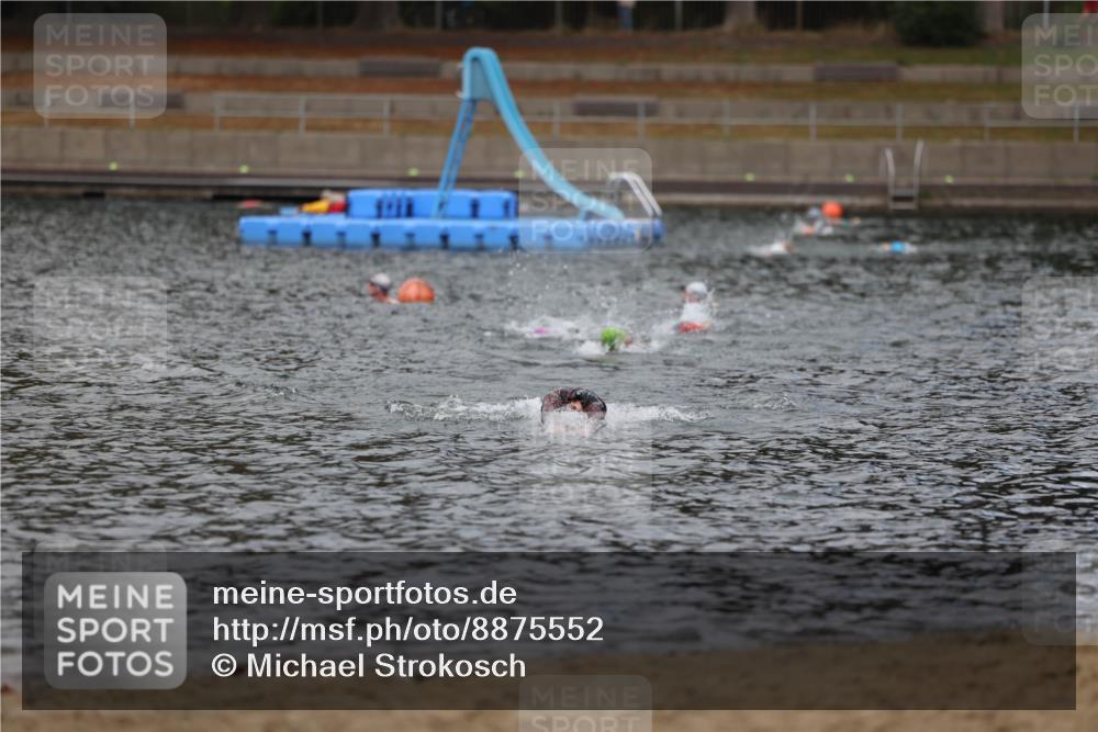 14.09.2025 - Stadtparktriathlon Michael Strokosch http://msf.ph/oto/8875552 14.09.2025 13:07:34 Schwimmen 1551 meine-sportfotos.de