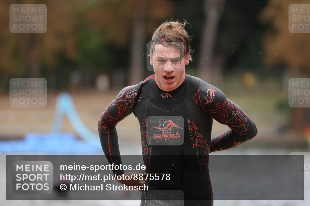 14.09.2025 - Stadtparktriathlon Michael Strokosch http://msf.ph/oto/8875578 14.09.2025 13:07:45 Schwimmen 1537, 1545, 1551, 1558 meine-sportfotos.de