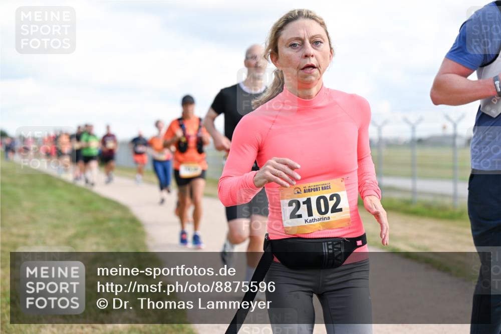 14.09.2025 - Airport Race Dr. Thomas Lammeyer http://msf.ph/oto/8875596 14.09.2025 12:20:26 Laufen 42, 2102 meine-sportfotos.de