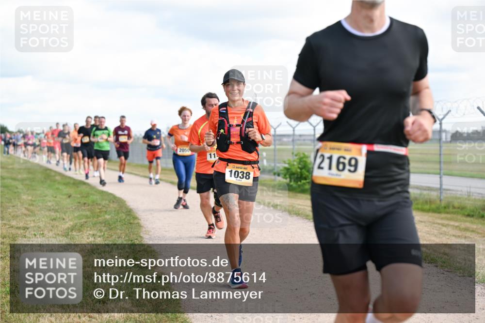 14.09.2025 - Airport Race Dr. Thomas Lammeyer http://msf.ph/oto/8875614 14.09.2025 12:20:27 Laufen 2050, 11, 1038, 2169 meine-sportfotos.de