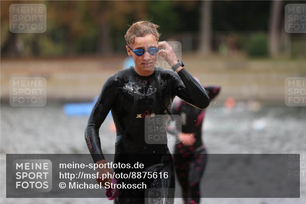 14.09.2025 - Stadtparktriathlon Michael Strokosch http://msf.ph/oto/8875616 14.09.2025 13:07:56 Schwimmen 1537, 1545 meine-sportfotos.de