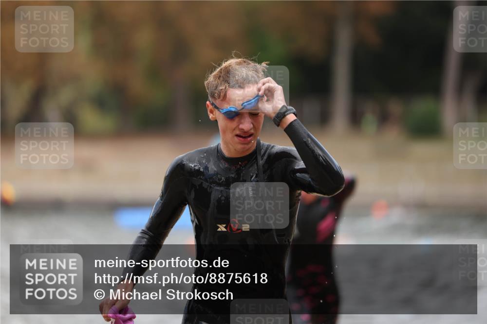 14.09.2025 - Stadtparktriathlon Michael Strokosch http://msf.ph/oto/8875618 14.09.2025 13:07:56 Schwimmen 1537, 1545 meine-sportfotos.de