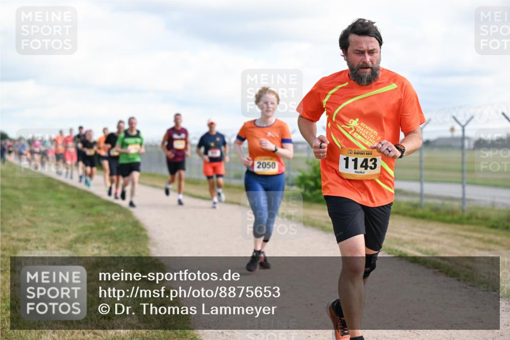 14.09.2025 - Airport Race Dr. Thomas Lammeyer http://msf.ph/oto/8875653 14.09.2025 12:20:29 Laufen 11, 20, 2050, 1143 meine-sportfotos.de