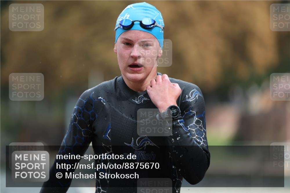 14.09.2025 - Stadtparktriathlon Michael Strokosch http://msf.ph/oto/8875670 14.09.2025 13:08:32 Schwimmen 1543, 1546 meine-sportfotos.de