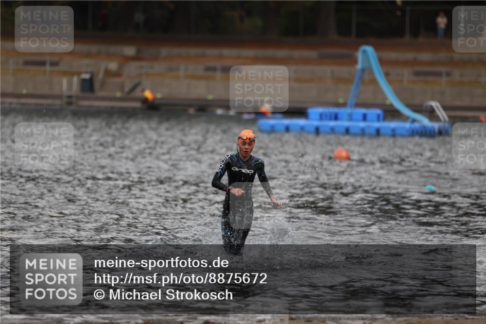 14.09.2025 - Stadtparktriathlon Michael Strokosch http://msf.ph/oto/8875672 14.09.2025 13:08:43 Schwimmen 1526 meine-sportfotos.de