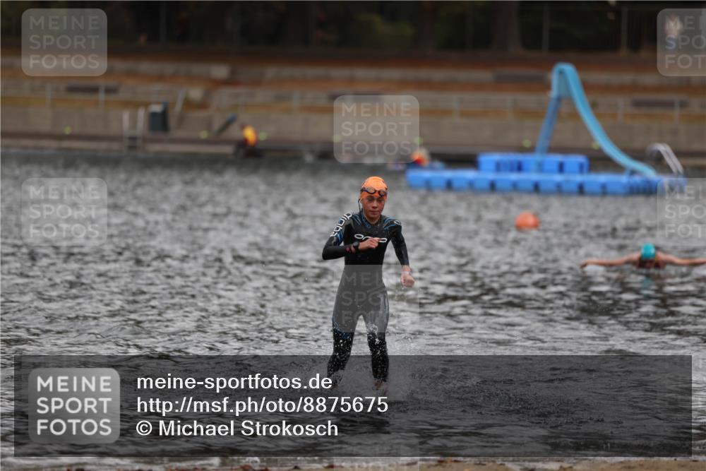 14.09.2025 - Stadtparktriathlon Michael Strokosch http://msf.ph/oto/8875675 14.09.2025 13:08:44 Schwimmen 1526 meine-sportfotos.de